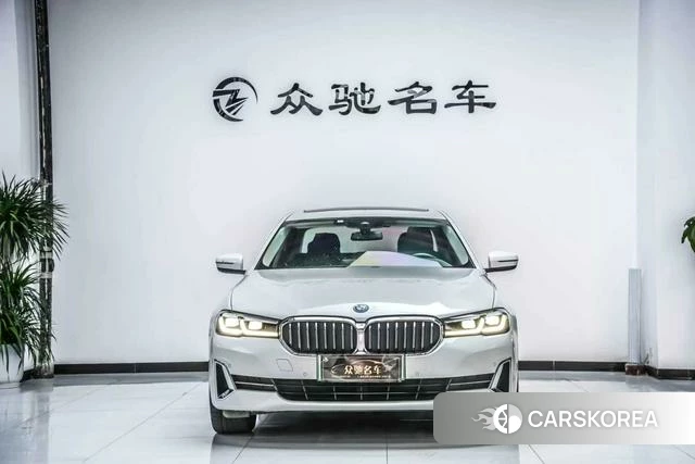 BMW 5 series PHEV 2022 Белый из Китая, фото 3