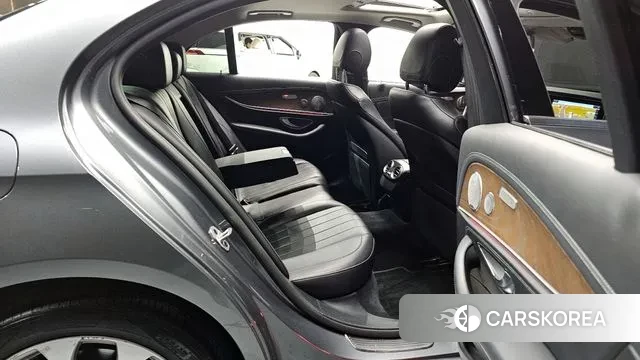 Mercedes-Benz E-Class W213 2018 Серый из Кореи, фото 3