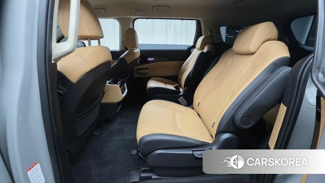 Kia Carnival 4th generation 2023 Серебристо-серый из Кореи, фото 3