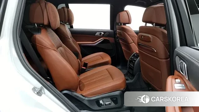 BMW X7 (G07) 2024 Белый из Кореи, фото 3