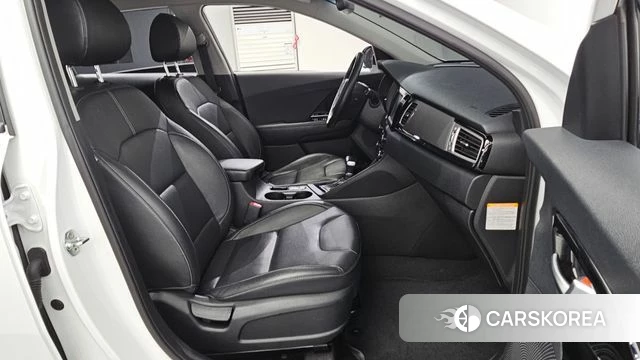 Kia Niro 2018 Белый из Кореи, фото 3