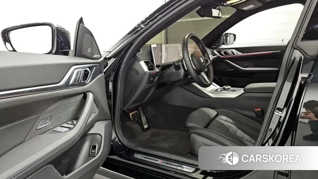 BMW 4 Series (G22) 2024 Черный из Кореи, фото 3