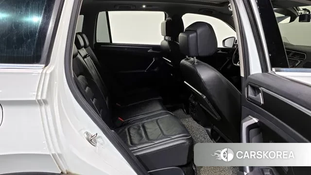 Volkswagen Tiguan second Generation 2018 Белый из Кореи, фото 3