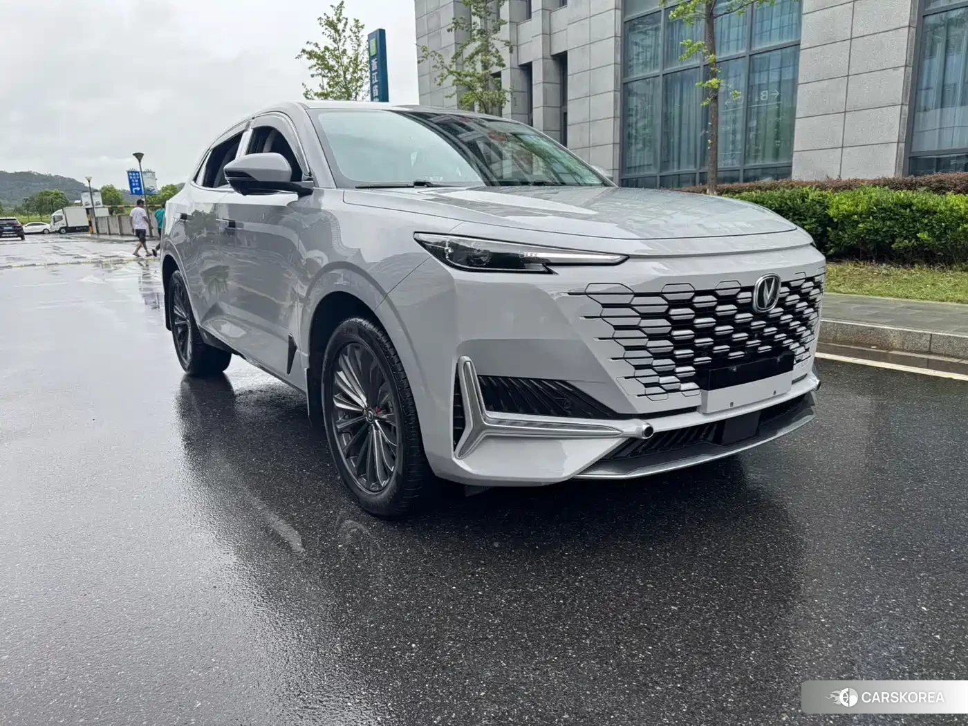 Chang'an UNI-K 2021 Silver/gray из Китая, фото 3