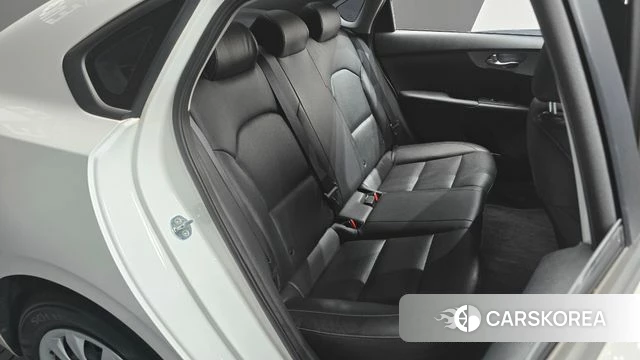 Kia The New K3 2nd generation 2022 Белый из Кореи, фото 3