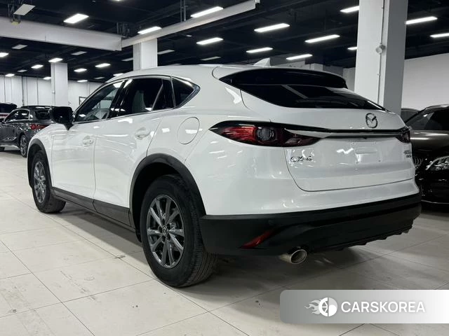 Mazda CX-4 2023 Белый из Китая, фото 3