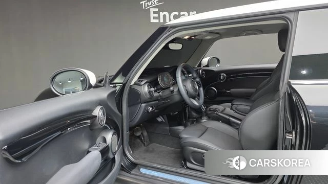 Mini Cooper 2022 Черный из Кореи, фото 3