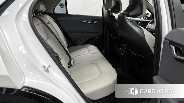 Kia Di Ol Nu Niro 2022 Белый из Кореи, фото 3