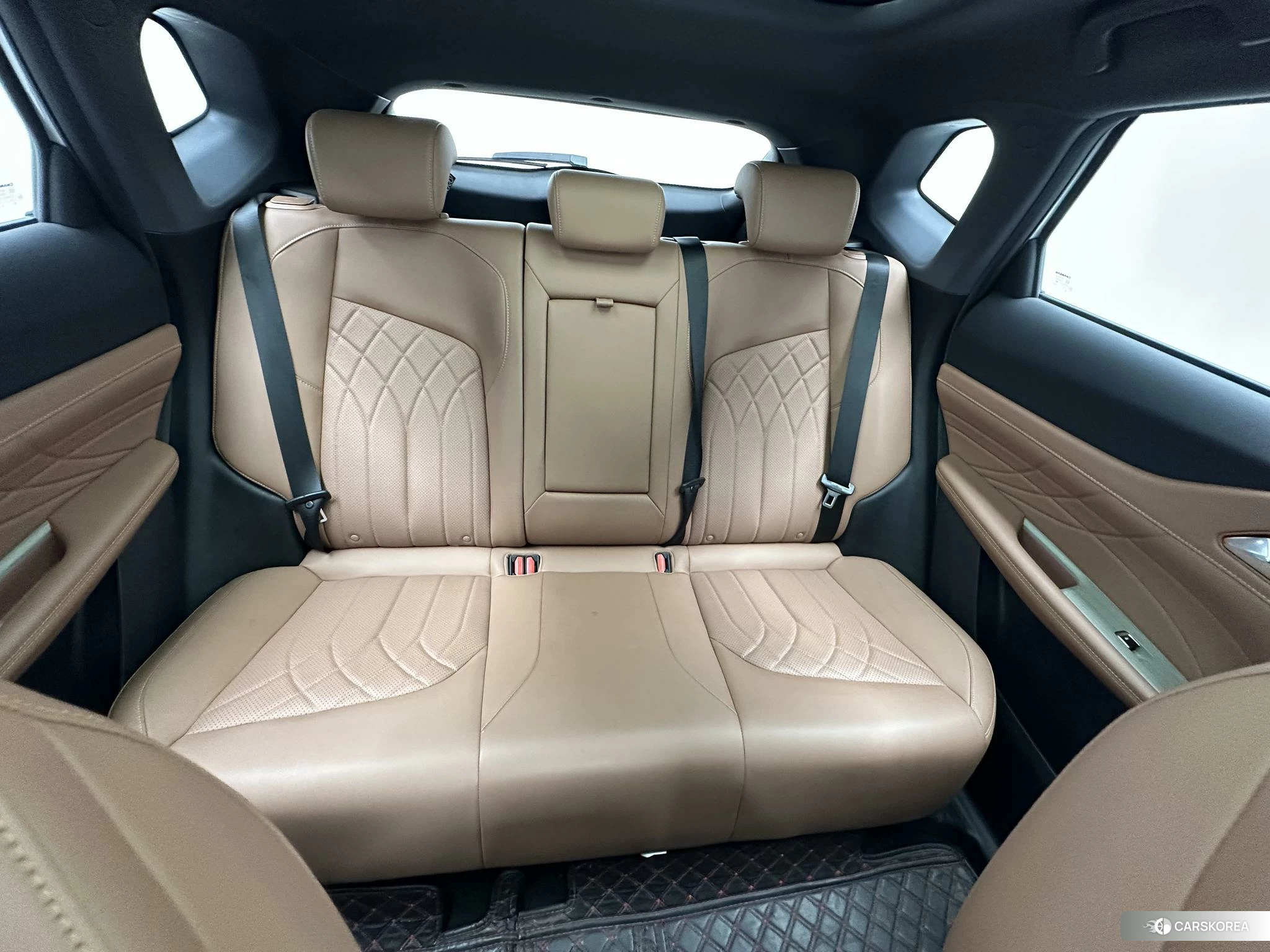 Chang'an UNI-Z PHEV 2024 Белый из Китая, фото 3