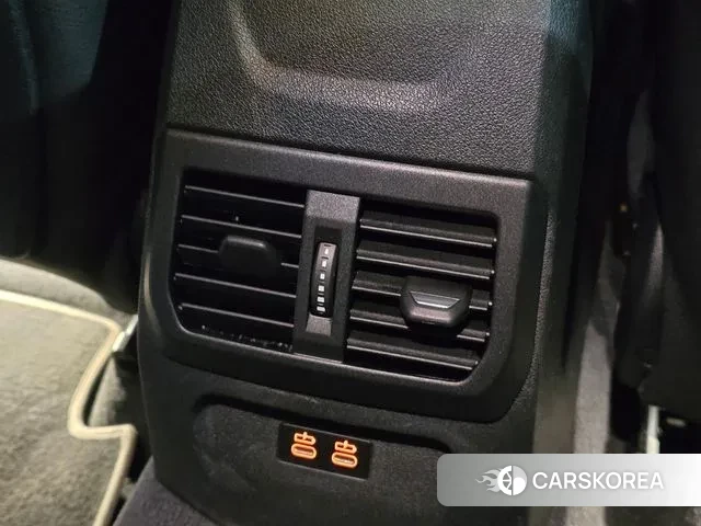 BMW 2 Series Gran Coupe (F44) 2023 Светло-серебряный цвет из Кореи, фото 3