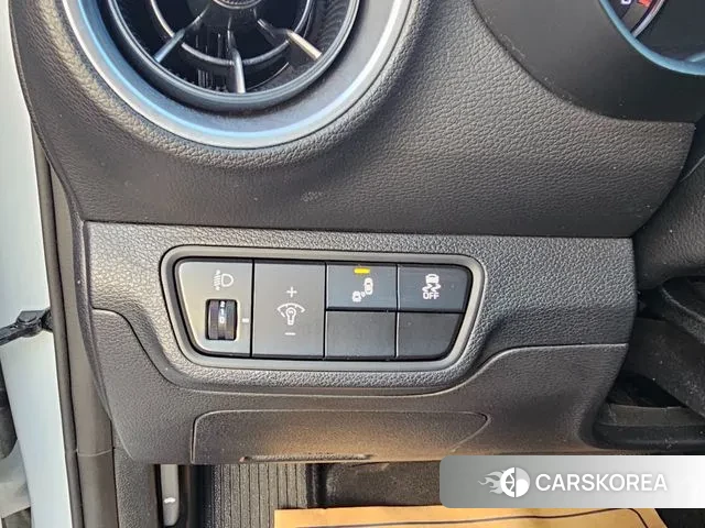 Kia The New K3 2nd generation 2022 Белый из Кореи, фото 3