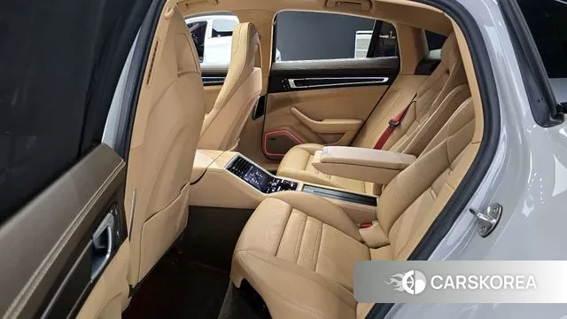 Porsche Panamera (971) 2022 Жемчужный цвет из Кореи, фото 3