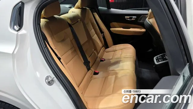 Volvo S60 3rd generation 2023 Белый из Кореи, фото 3