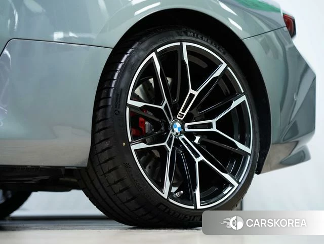 BMW M2 2026 Серебристо-серый из Китая, фото 3