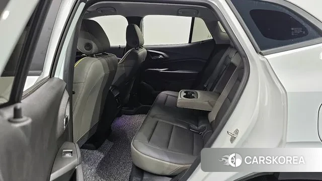 Chevrolet (GM Daewoo) Trax Crossover 2023 Белый из Кореи, фото 3