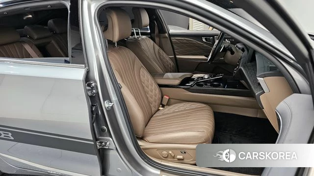 Kia K8 2024 Серебристо-серый из Кореи, фото 3