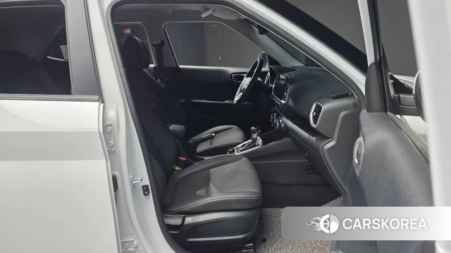 Hyundai Venue 2023 Белый из Кореи, фото 3