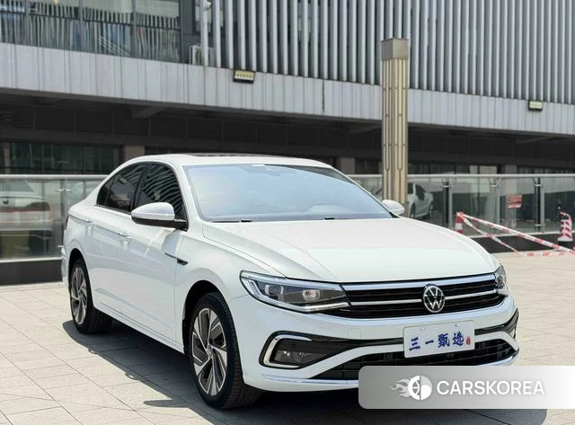 Volkswagen Bora 2022 Белый из Китая, фото 3
