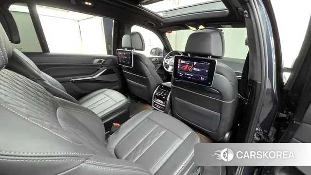 BMW X7 (G07) 2022 Небесно-голубой из Кореи, фото 3