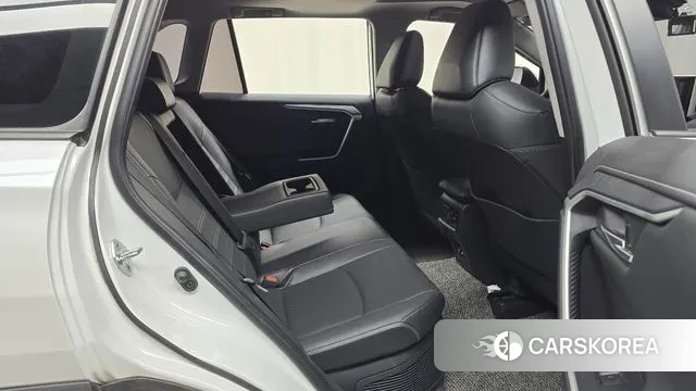 Toyota RAV4 5th Generation 2023 Белый из Кореи, фото 3