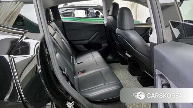 Tesla Model Y 2023 Черный из Кореи, фото 3