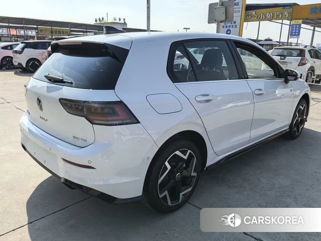 Volkswagen Golf 2025 Белый из Китая, фото 3