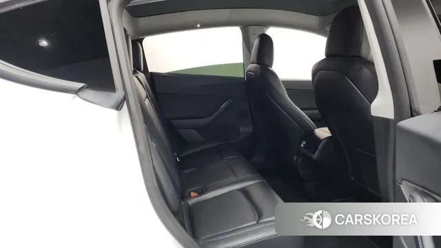 Tesla Model Y 2021 Белый из Кореи, фото 3