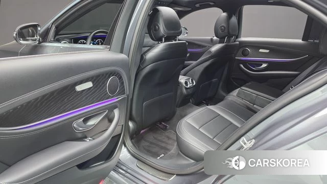 Mercedes-Benz E-Class W213 2021 Серый из Кореи, фото 3