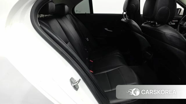Mercedes-Benz C-Class W205 2018 Белый из Кореи, фото 3