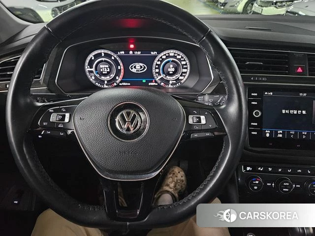 Volkswagen Tiguan second Generation 2018 Серый из Кореи, фото 3
