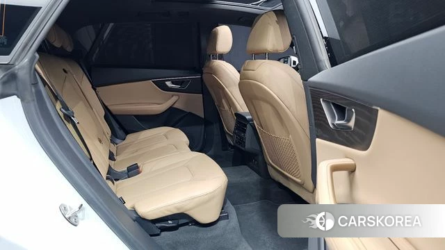 Audi Q8 (4M) 2023 Белый из Кореи, фото 3