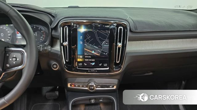 Volvo XC40 2022 Белый из Кореи, фото 3