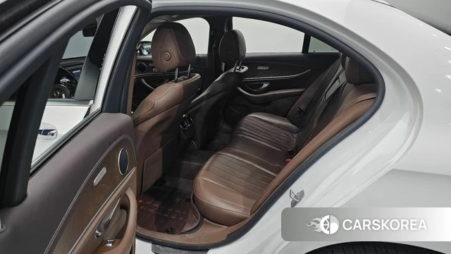 Mercedes-Benz E-Class W213 2018 Белый из Кореи, фото 3