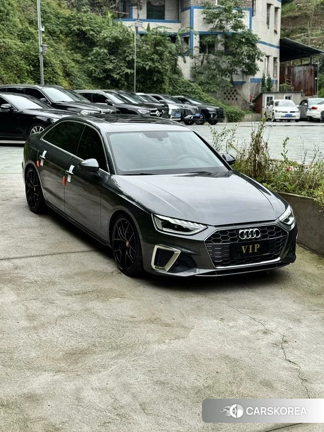 Audi A4L 2021 Темно-серый из Китая, фото 3
