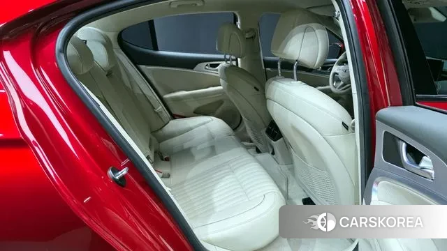 Genesis The New G70 2021 Красный из Кореи, фото 3