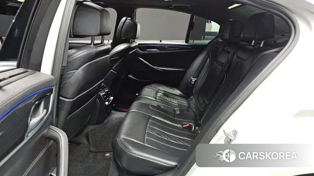 BMW 5 Series (G30) 2019 Белый из Кореи, фото 3