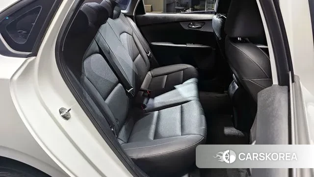 Kia The New K3 2nd generation 2021 Белый из Кореи, фото 3