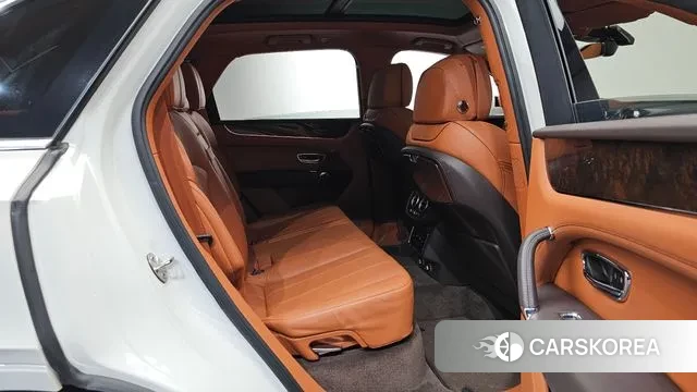 Bentley Bentayga 2020 Белый из Кореи, фото 3