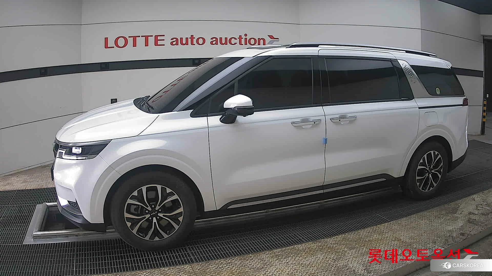 Kia Carnival 2023 Белый из Кореи, фото 3