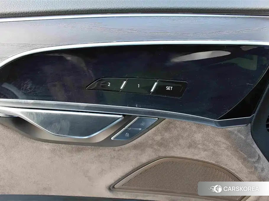 Audi A8 2020 Черный из Китая, фото 3