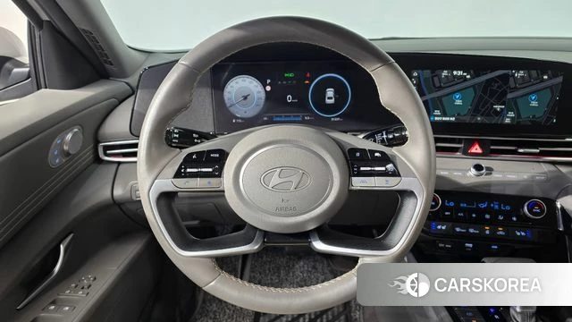 Hyundai The New Avante (CN7) 2024 Серебристо-серый из Кореи, фото 3