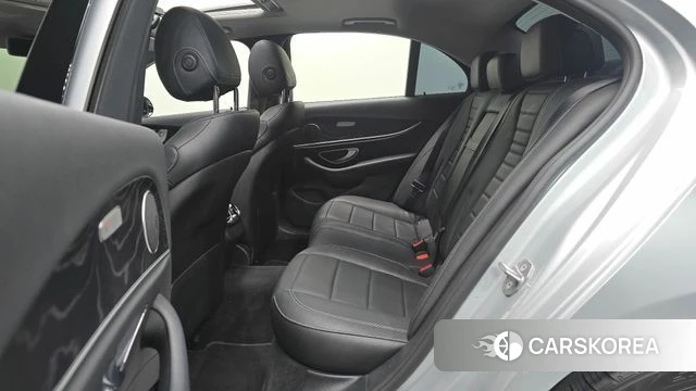 Mercedes-Benz E-Class W213 2018 Серебряный из Кореи, фото 3