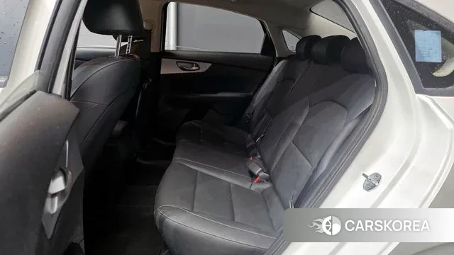 Kia The New K3 2nd generation 2021 Белый из Кореи, фото 3