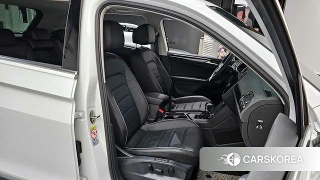 Volkswagen Tiguan second Generation 2021 Белый из Кореи, фото 3