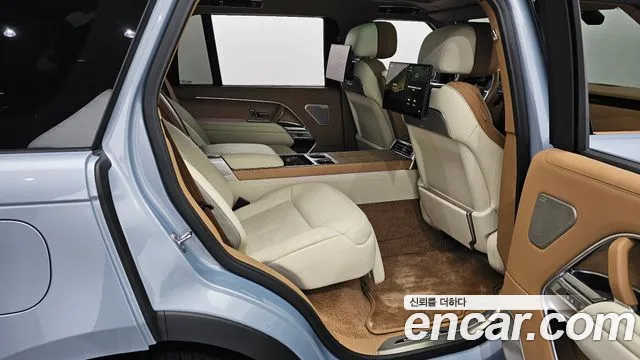 Land Rover Range Rover 5th Generation 2024 Светло-серебряный цвет из Кореи, фото 3