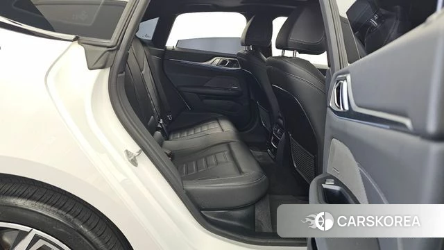 BMW i4 2023 Белый из Кореи, фото 3
