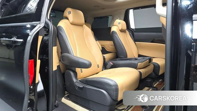 Kia Carnival 4th generation 2023 Черный из Кореи, фото 3