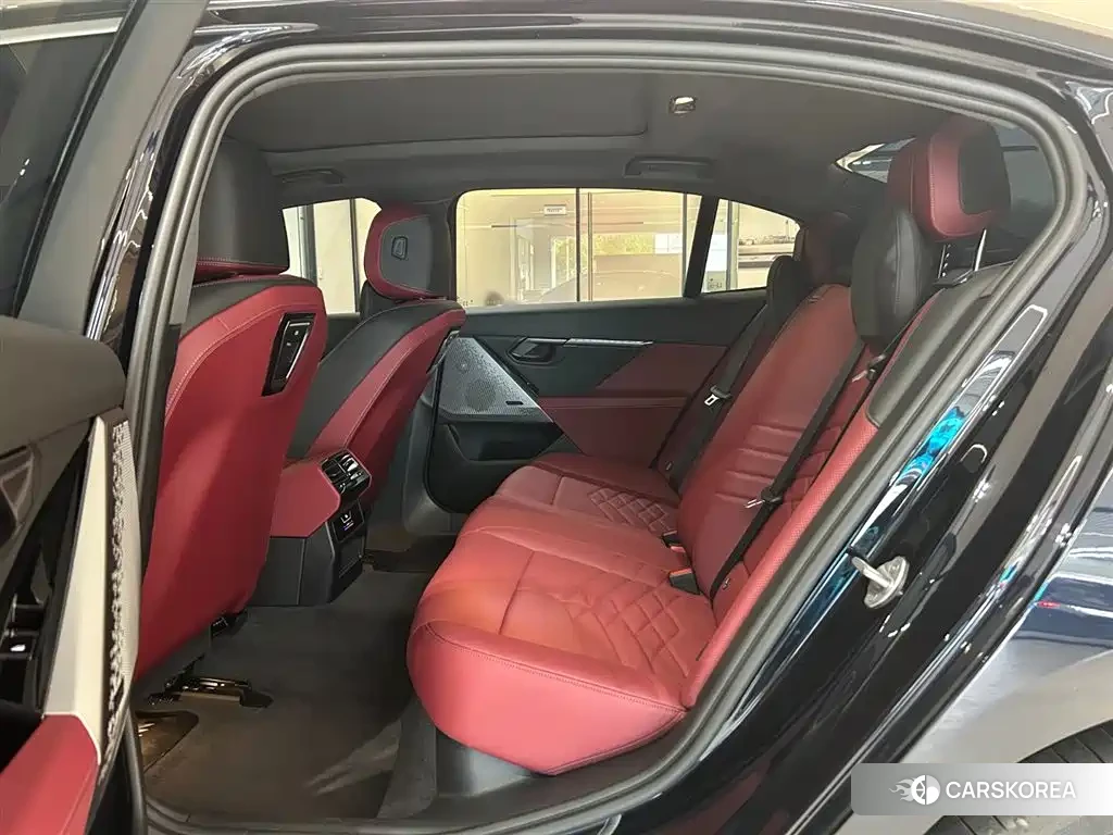 BMW i5 2025 Черный из Китая, фото 3