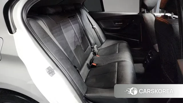 BMW 3 Series (F30) 2018 Белый из Кореи, фото 3