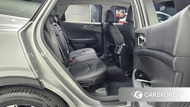 Kia Sportage 5th Generation 2022 Серебристо-серый из Кореи, фото 3